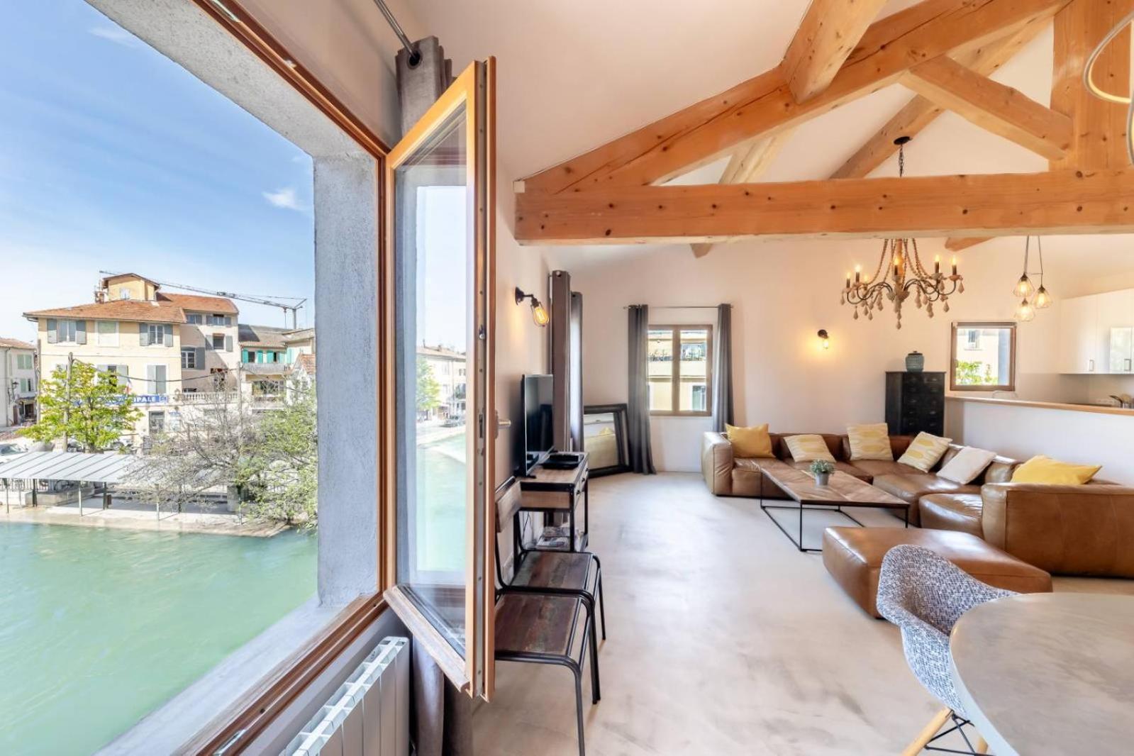 Olive- Vaste appartement donnant sur la Sorgue LʼIsle-sur-la-Sorgue Extérieur photo